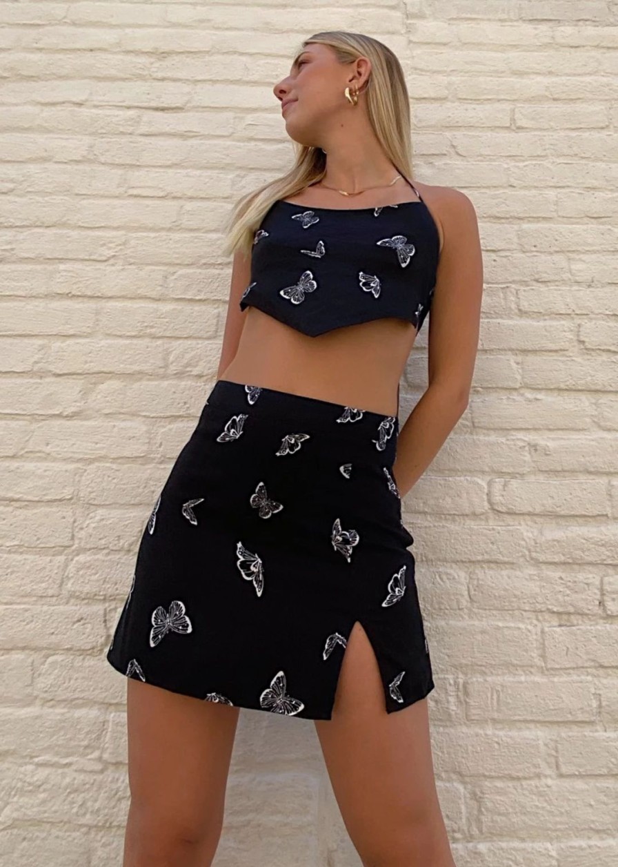 Bottoms * | Le Lis Fly Away Skirt Black